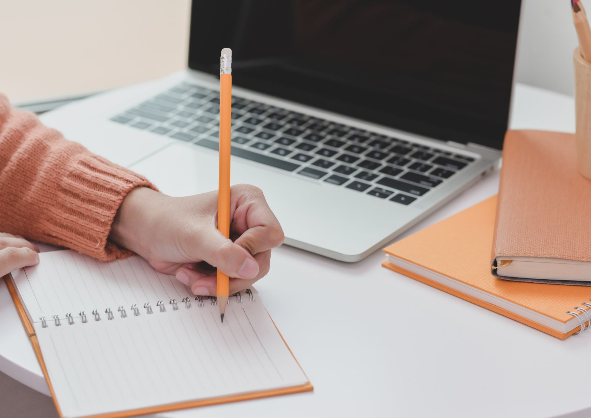 איך להתרכז בעבודה